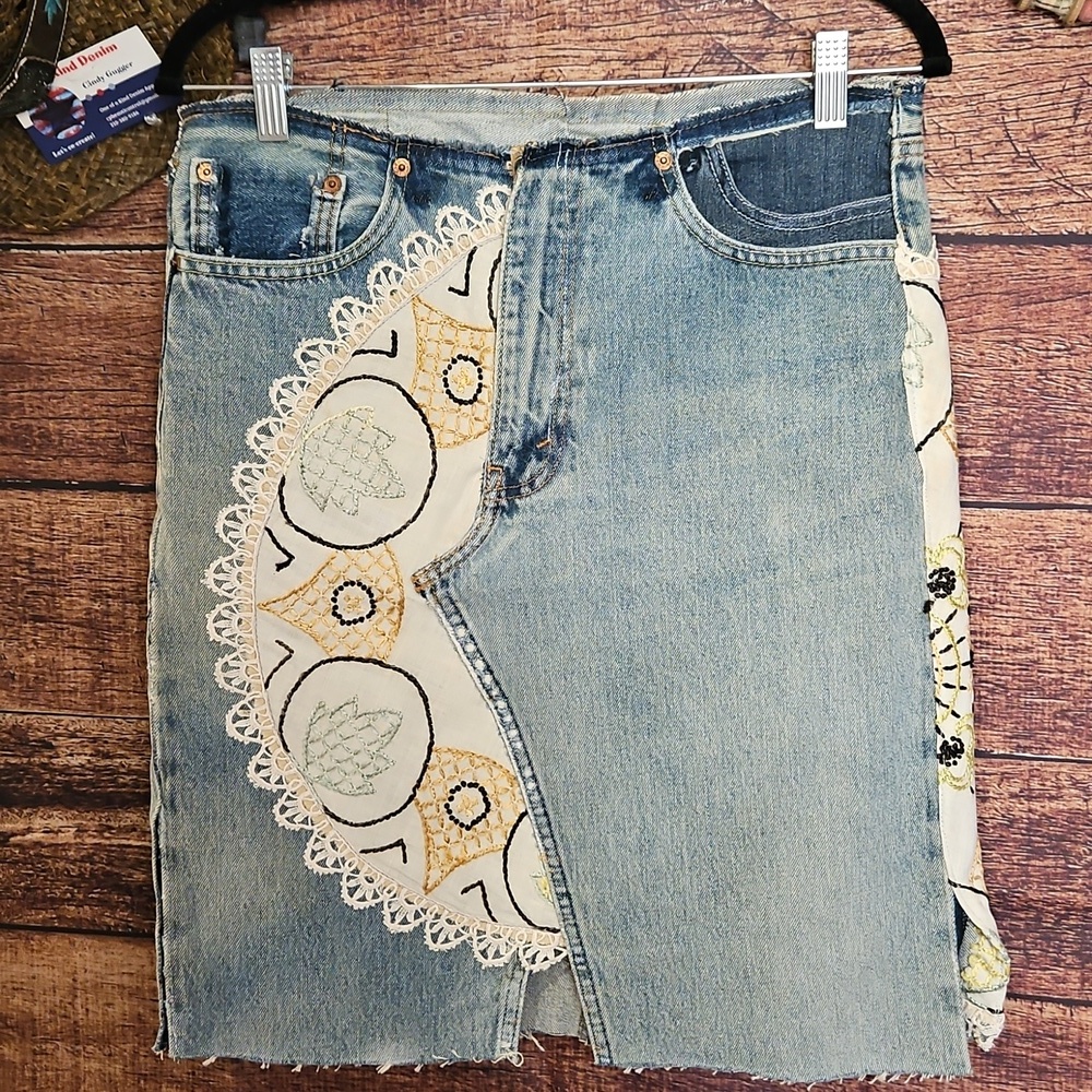 HANDMADE ☆ UPCYCLED EMBROIDERED SKIRT! WEARABLE ART BY "ONE KIND DENIM" SZ 8-10